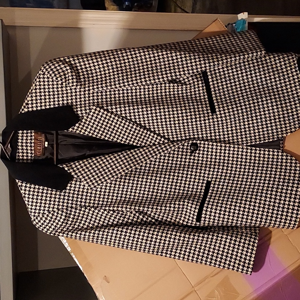 Wool Houndstooth blazer with black faux suede collar